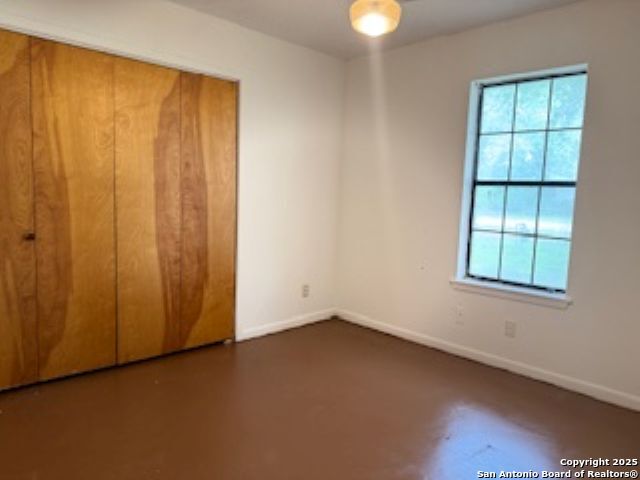 202 E Houston St , George West, TX, 78022 | 1856358 | Realty Texas LLC