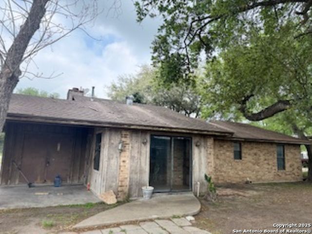 202 E Houston St , George West, TX, 78022 | 1856358 | Realty Texas LLC
