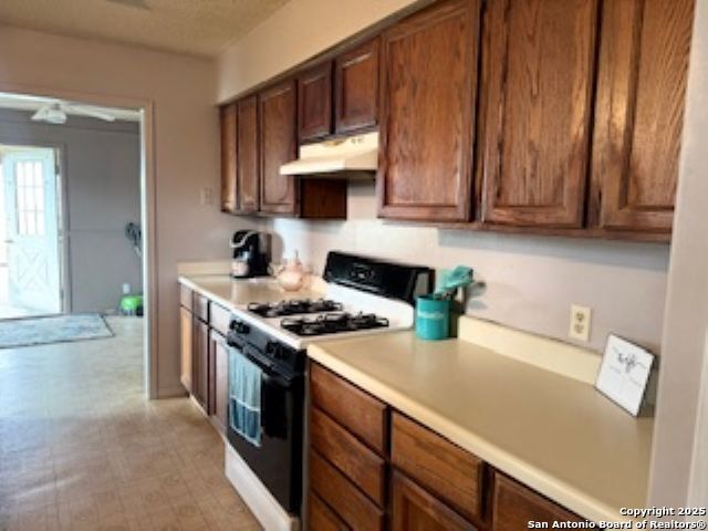 202 E Houston St , George West, TX, 78022 | 1856358 | Realty Texas LLC