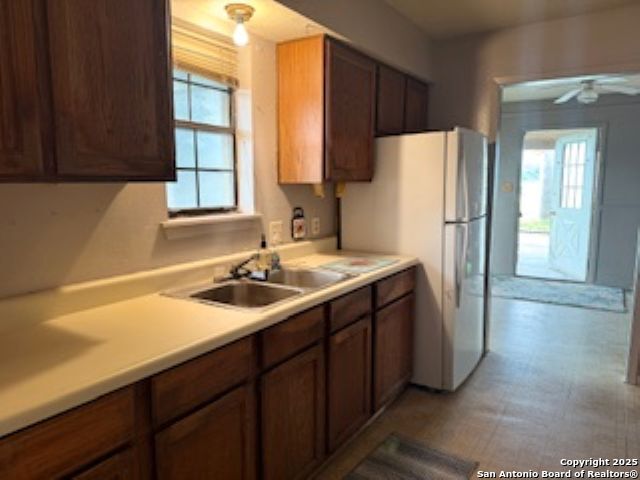 202 E Houston St , George West, TX, 78022 | 1856358 | Realty Texas LLC