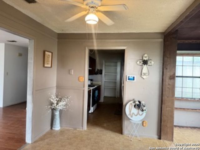 202 E Houston St , George West, TX, 78022 | 1856358 | Realty Texas LLC