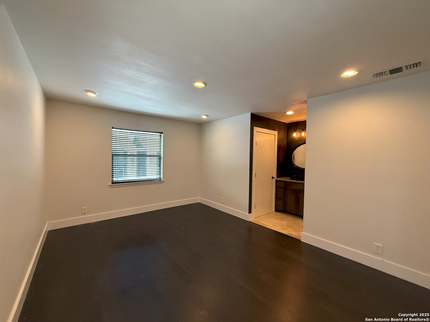 2811 Woodbury Dr 301 , San Antonio, TX, 78217 | 1856156 | Realty Texas LLC