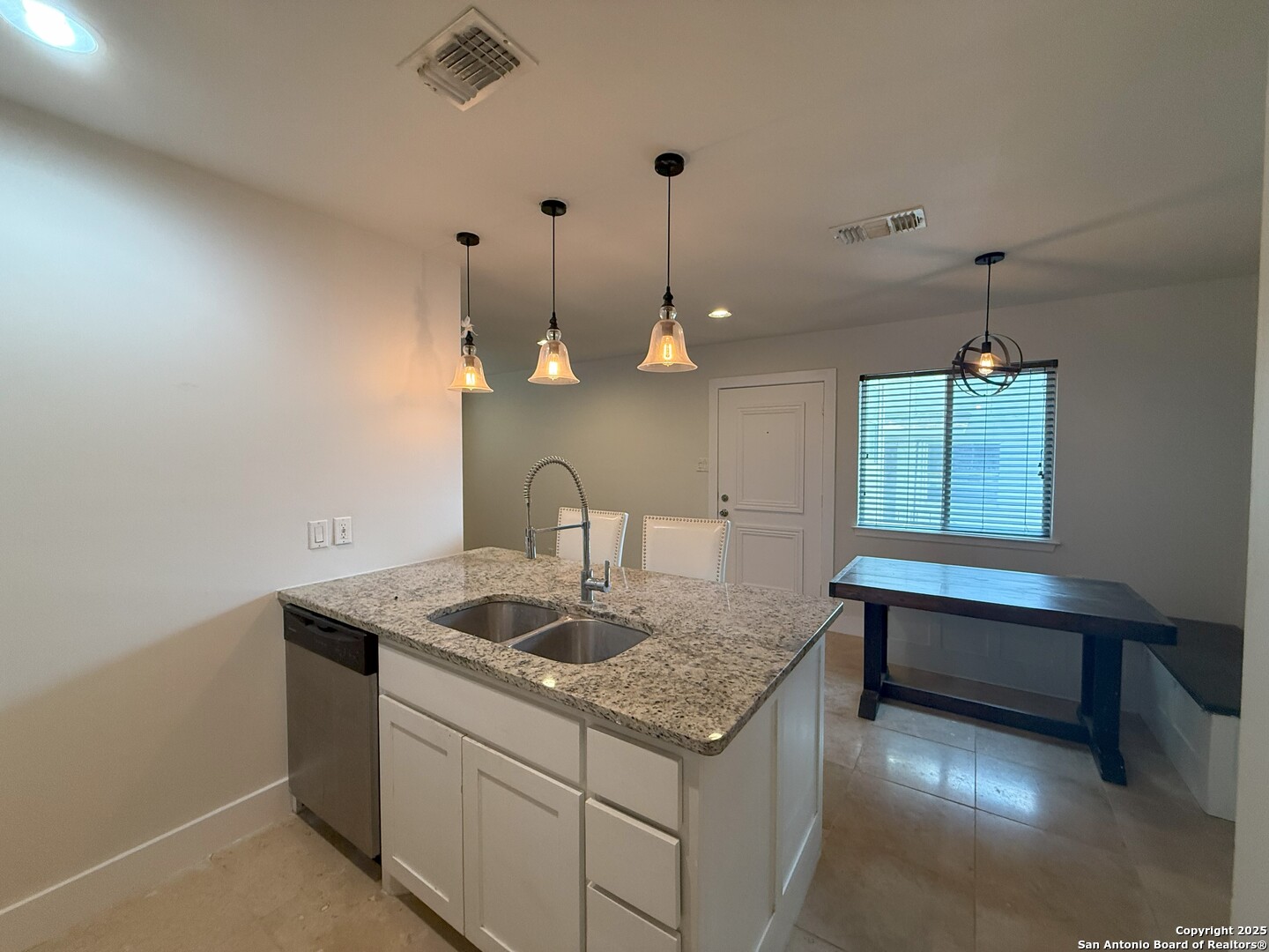 2811 Woodbury Dr 301 , San Antonio, TX, 78217 | 1856156 | Realty Texas LLC