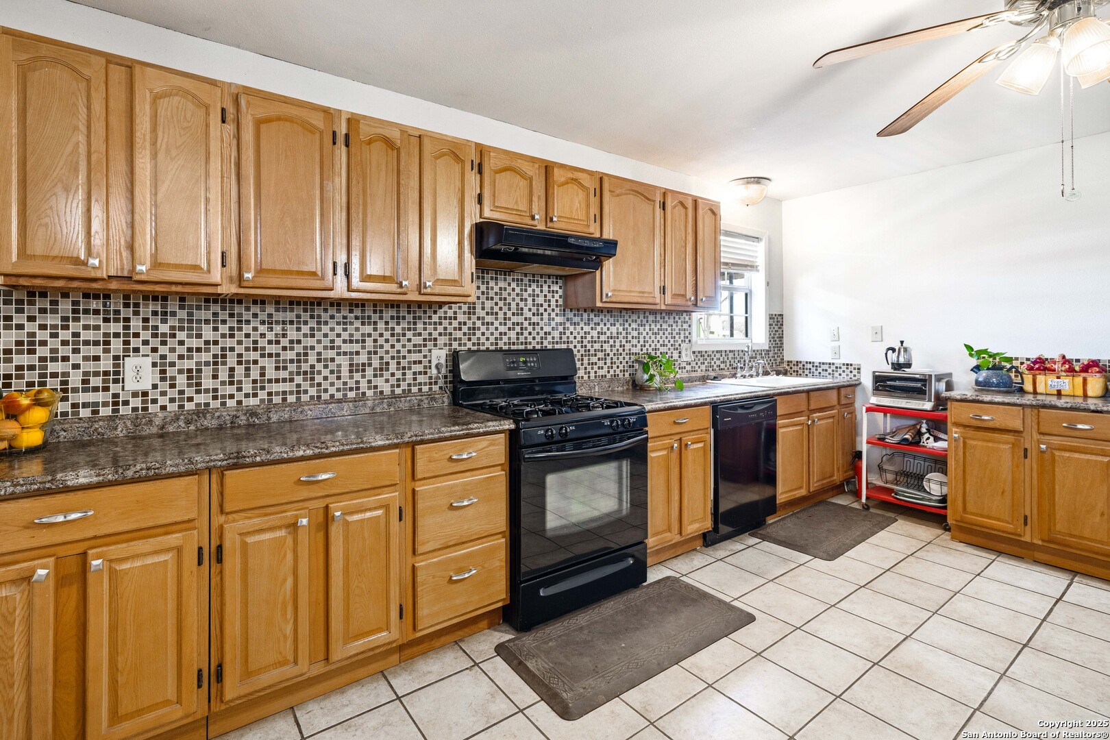 944 County Road 769 , Devine, TX, 78016 | 1857365 | Realty Texas LLC
