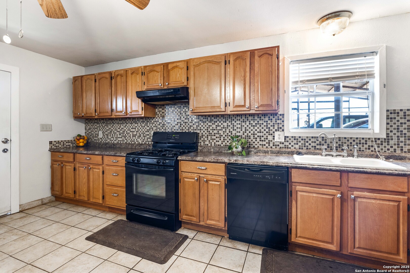 944 County Road 769 , Devine, TX, 78016 | 1857365 | Realty Texas LLC