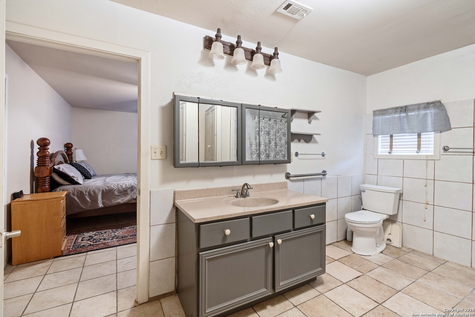 944 County Road 769 , Devine, TX, 78016 | 1857365 | Realty Texas LLC