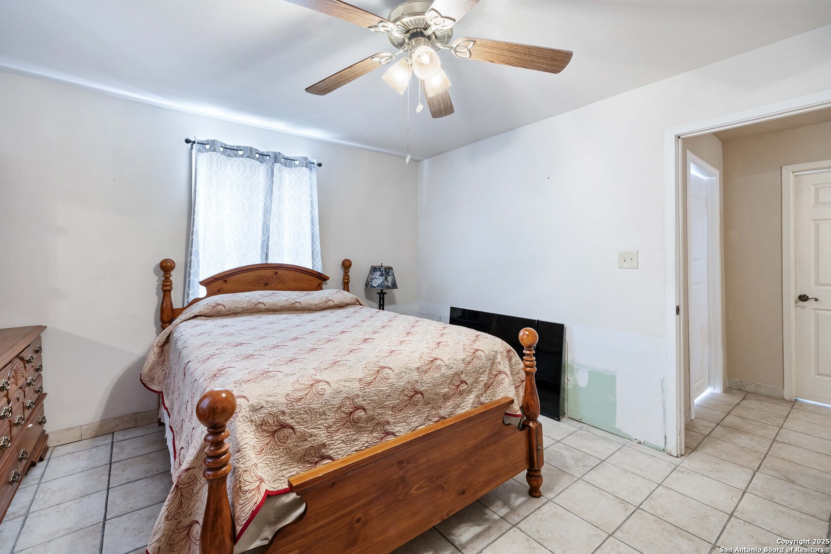 944 County Road 769 , Devine, TX, 78016 | 1857365 | Realty Texas LLC