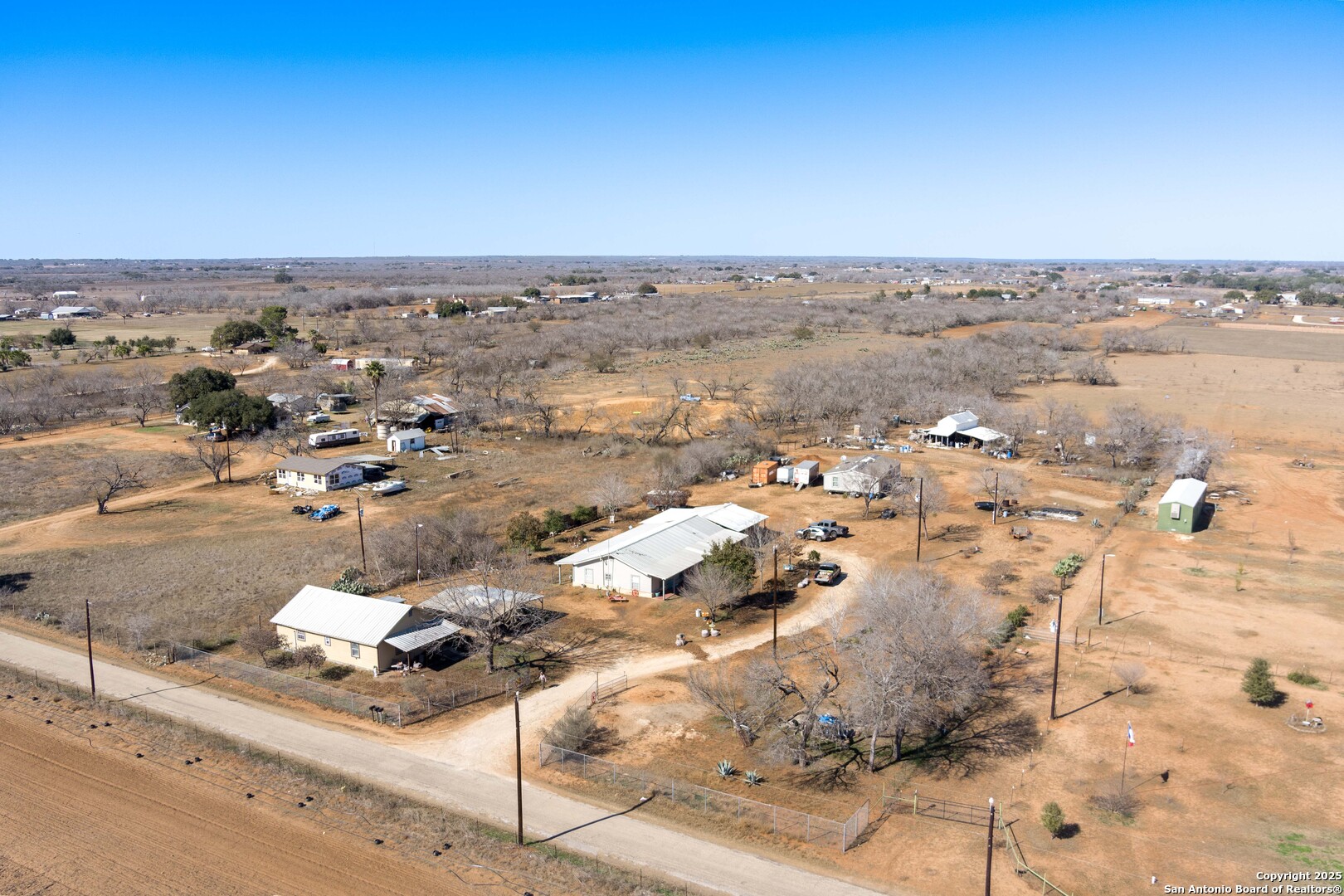 944 County Road 769 , Devine, TX, 78016 | 1857365 | Realty Texas LLC