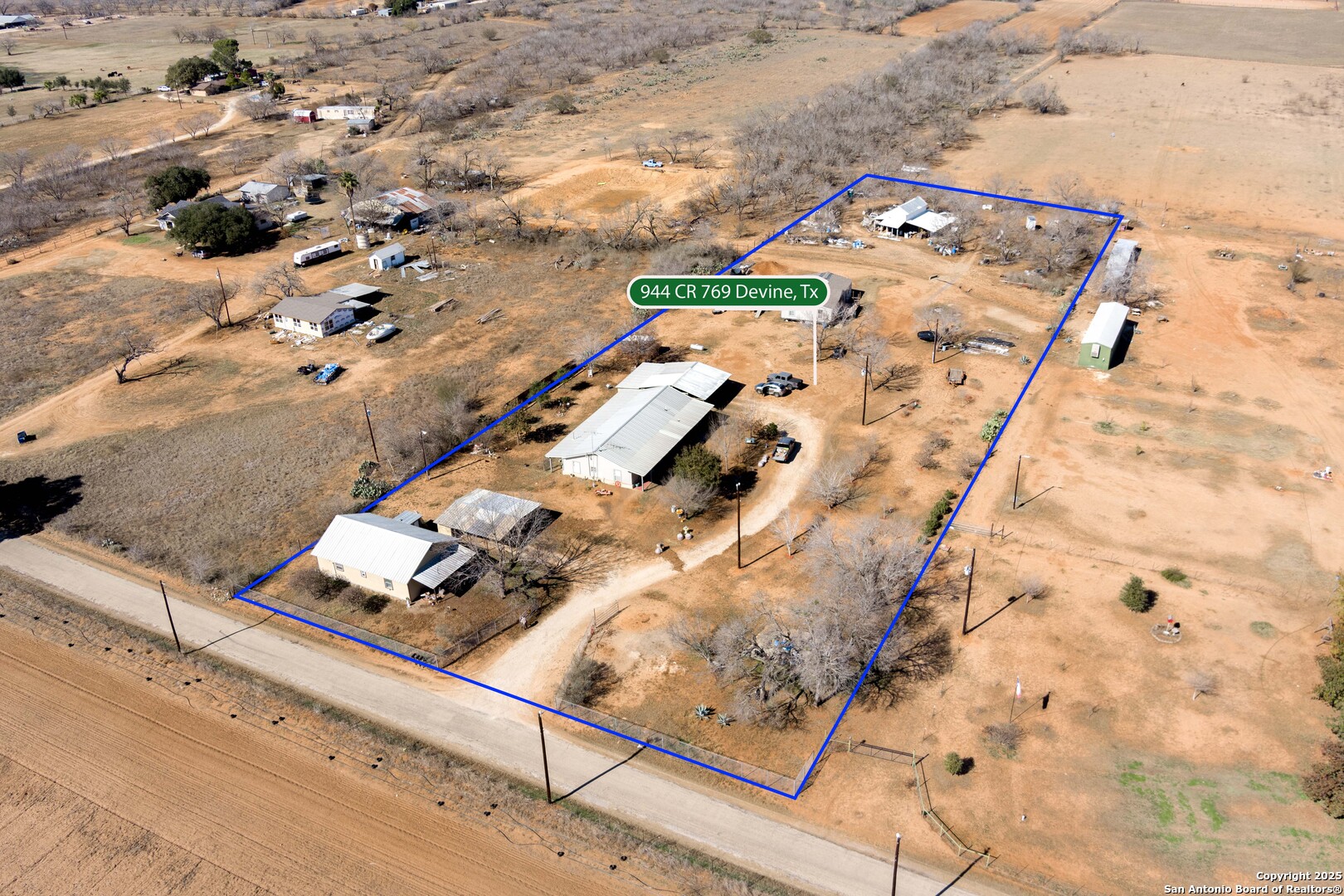 944 County Road 769 , Devine, TX, 78016 | 1857365 | Realty Texas LLC