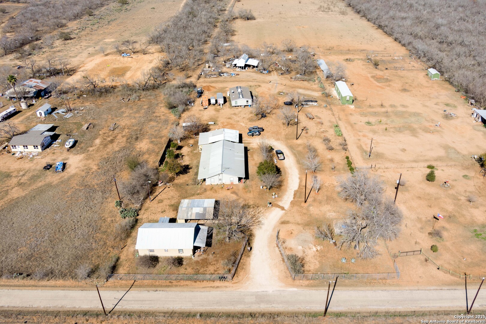 944 County Road 769 , Devine, TX, 78016 | 1857365 | Realty Texas LLC