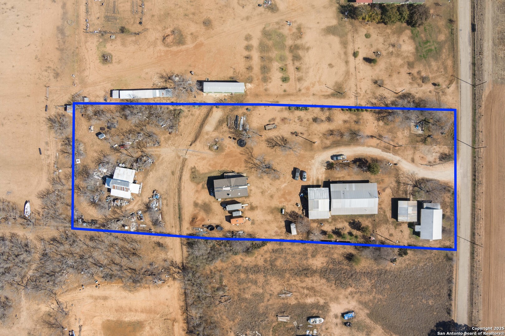 944 County Road 769 , Devine, TX, 78016 | 1857365 | Realty Texas LLC