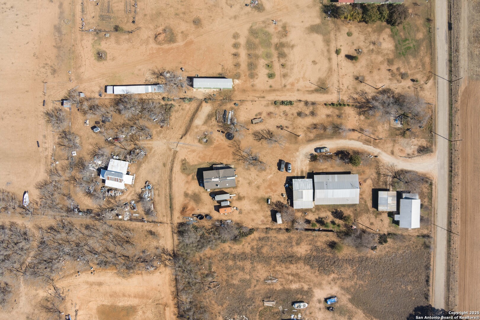 944 County Road 769 , Devine, TX, 78016 | 1857365 | Realty Texas LLC