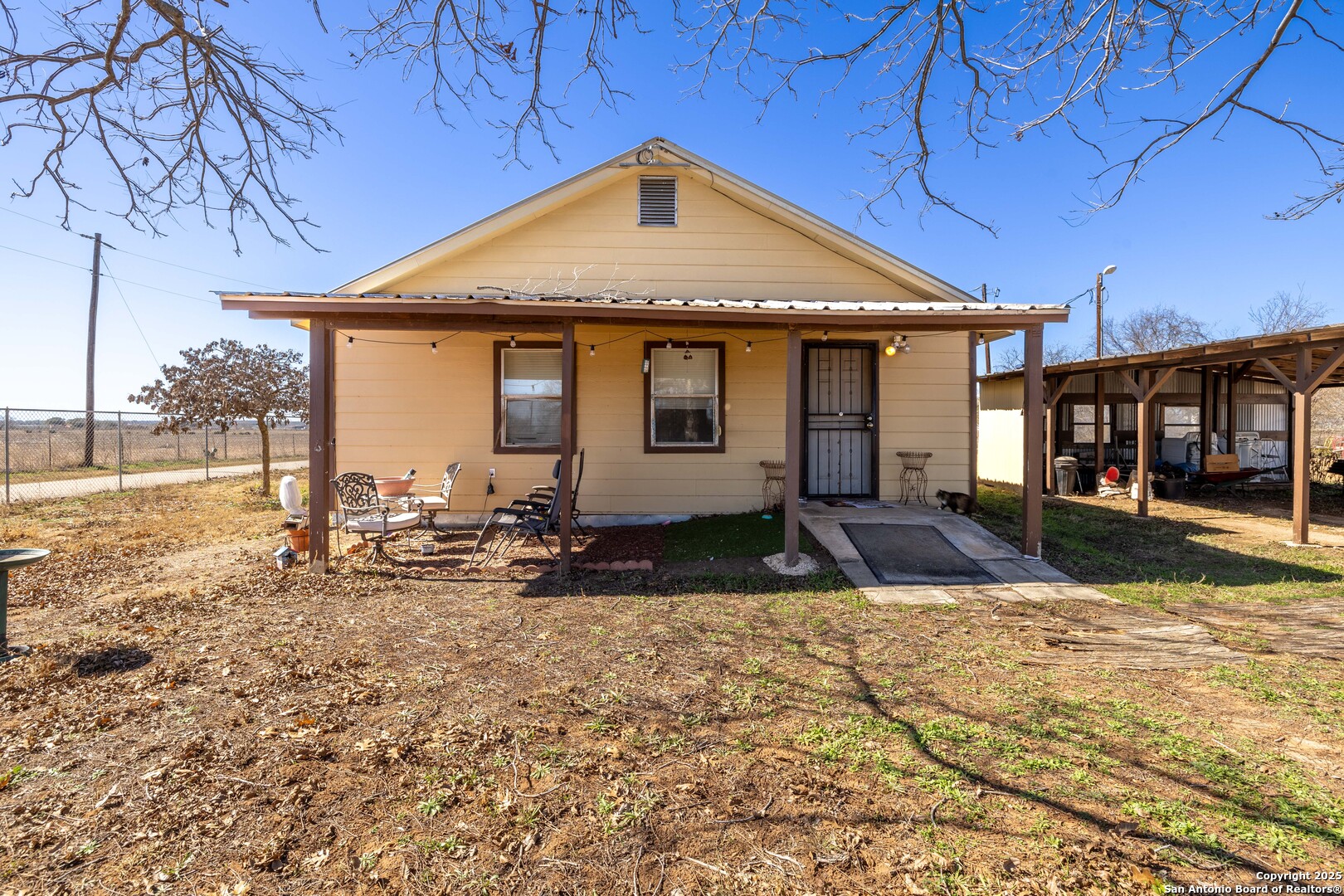944 County Road 769 , Devine, TX, 78016 | 1857365 | Realty Texas LLC