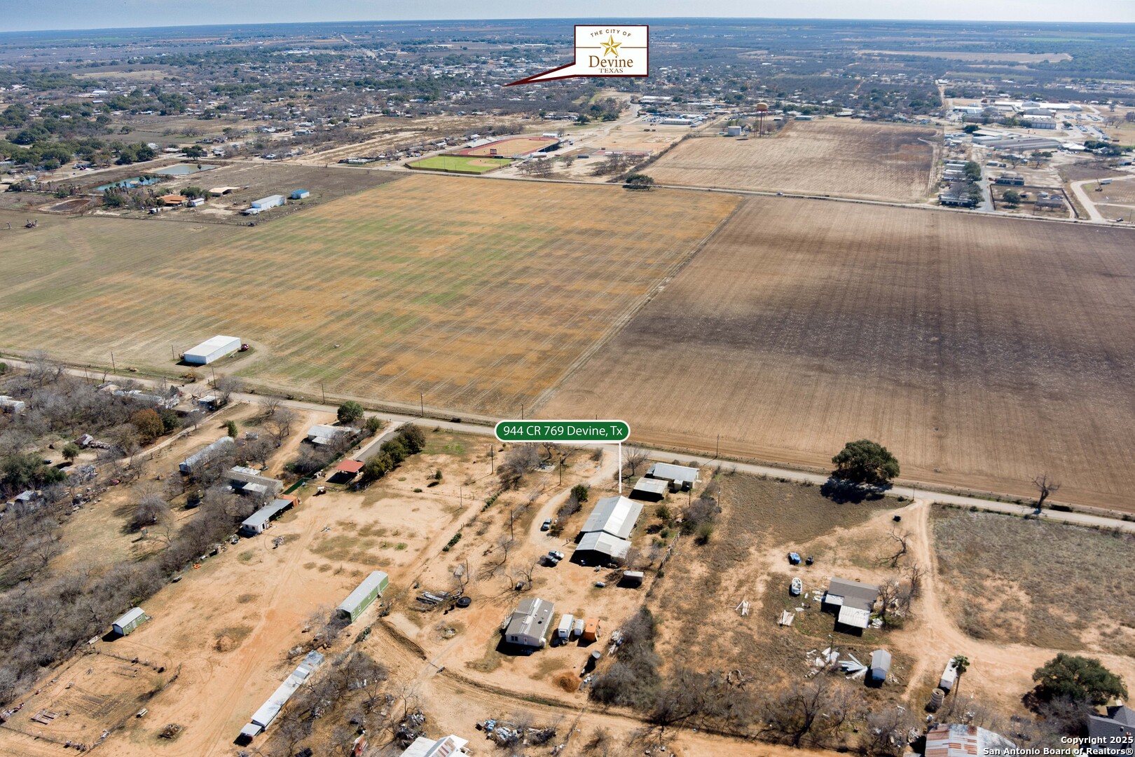 944 County Road 769 , Devine, TX, 78016 | 1857365 | Realty Texas LLC
