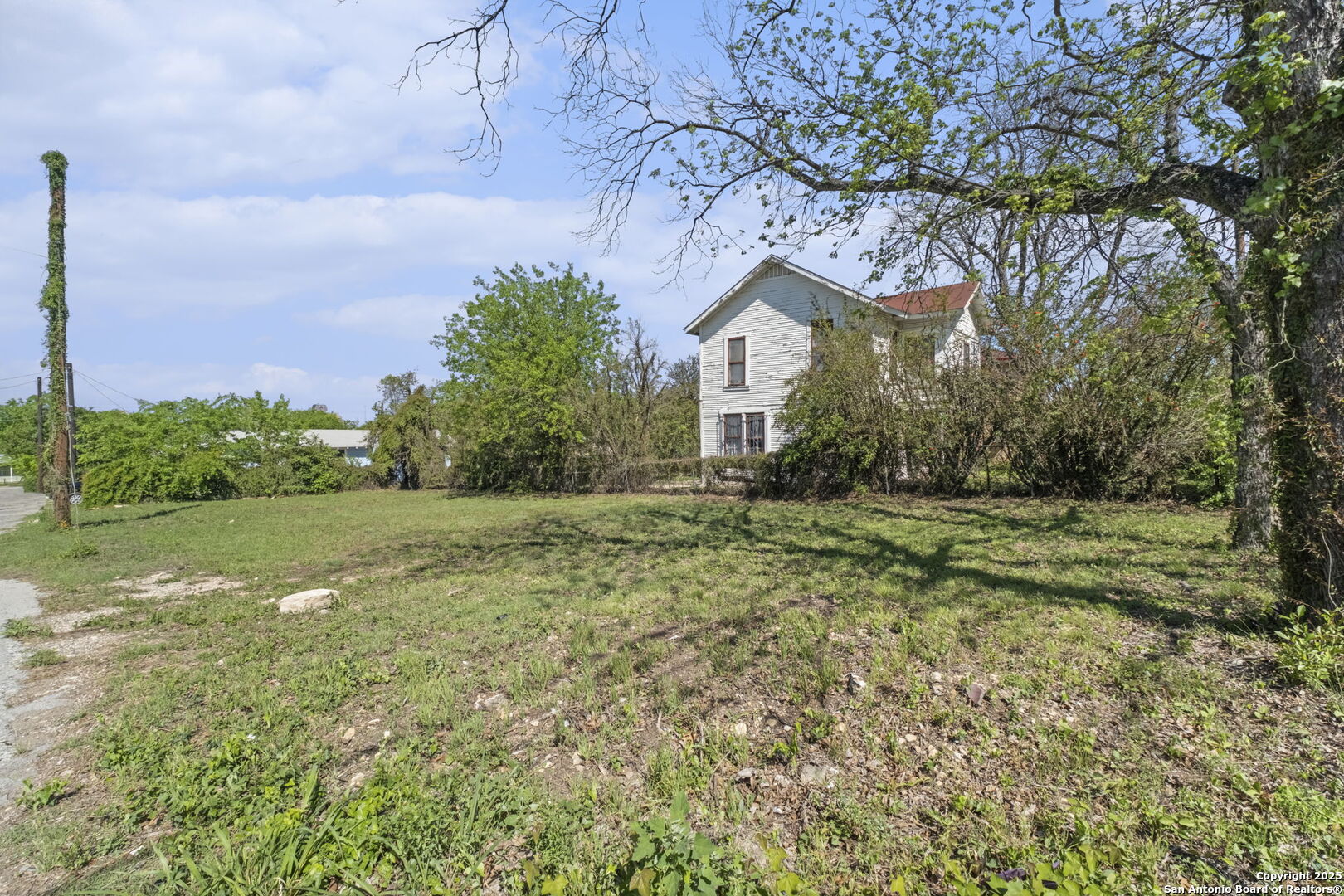 421 N Pine St , San Antonio, TX, 78202 | 1857134 | Realty Texas LLC