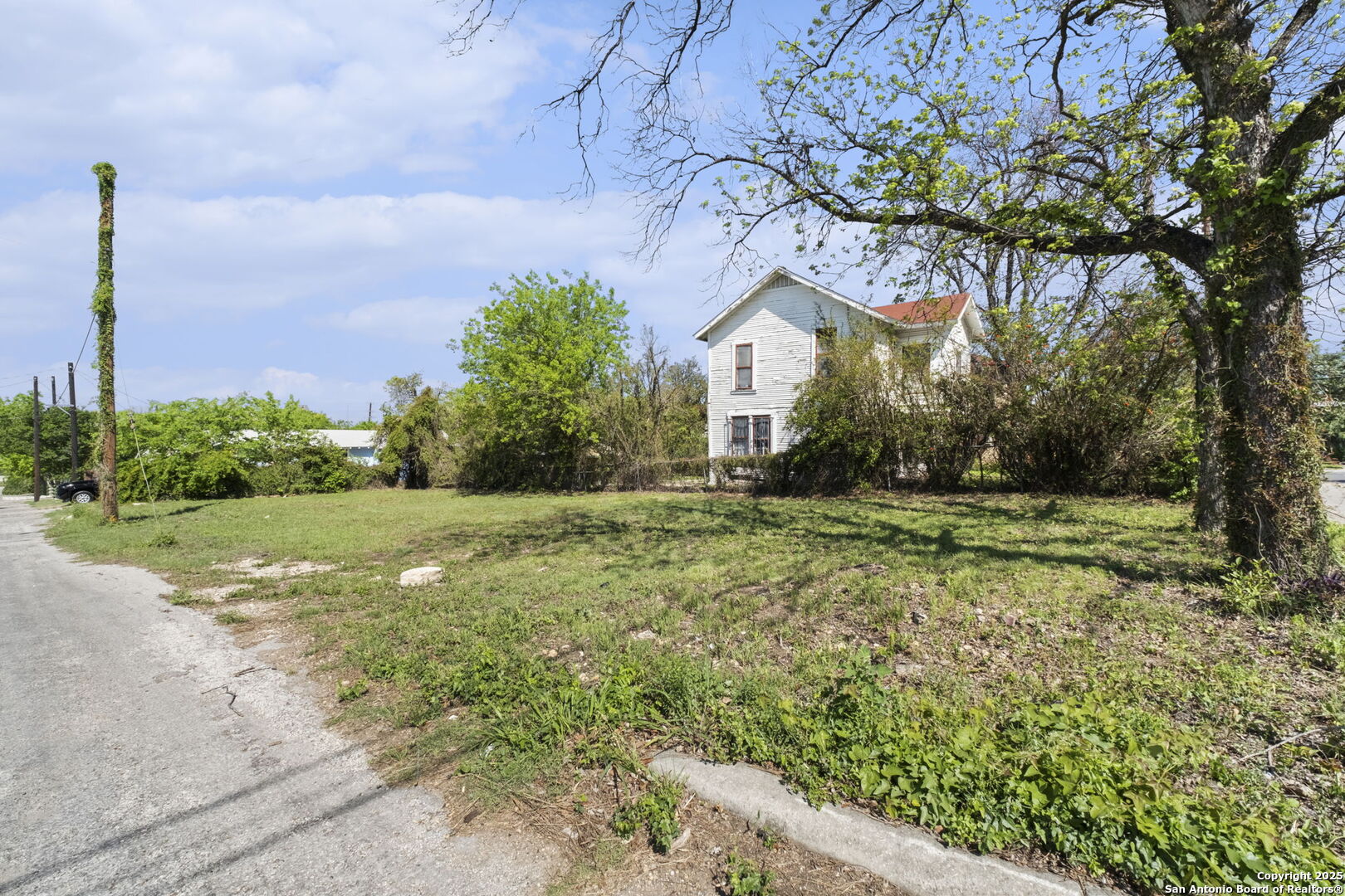421 N Pine St , San Antonio, TX, 78202 | 1857134 | Realty Texas LLC