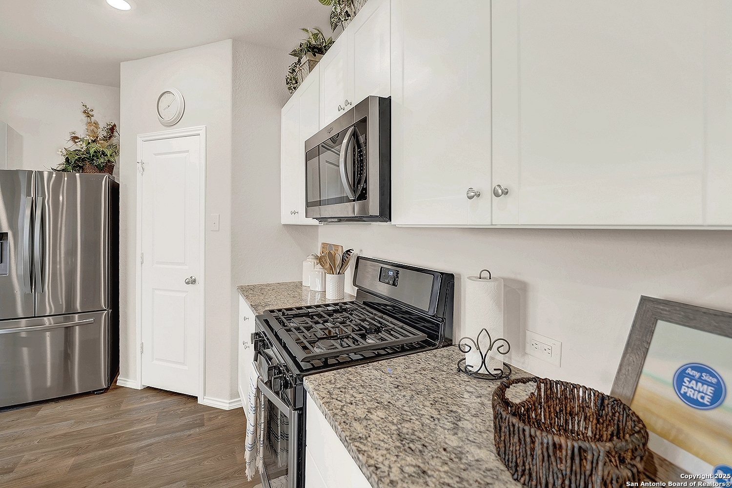 256 Middle Green Loop, FLORESVILL, TX, 78114 | 1857340 | Realty Texas LLC