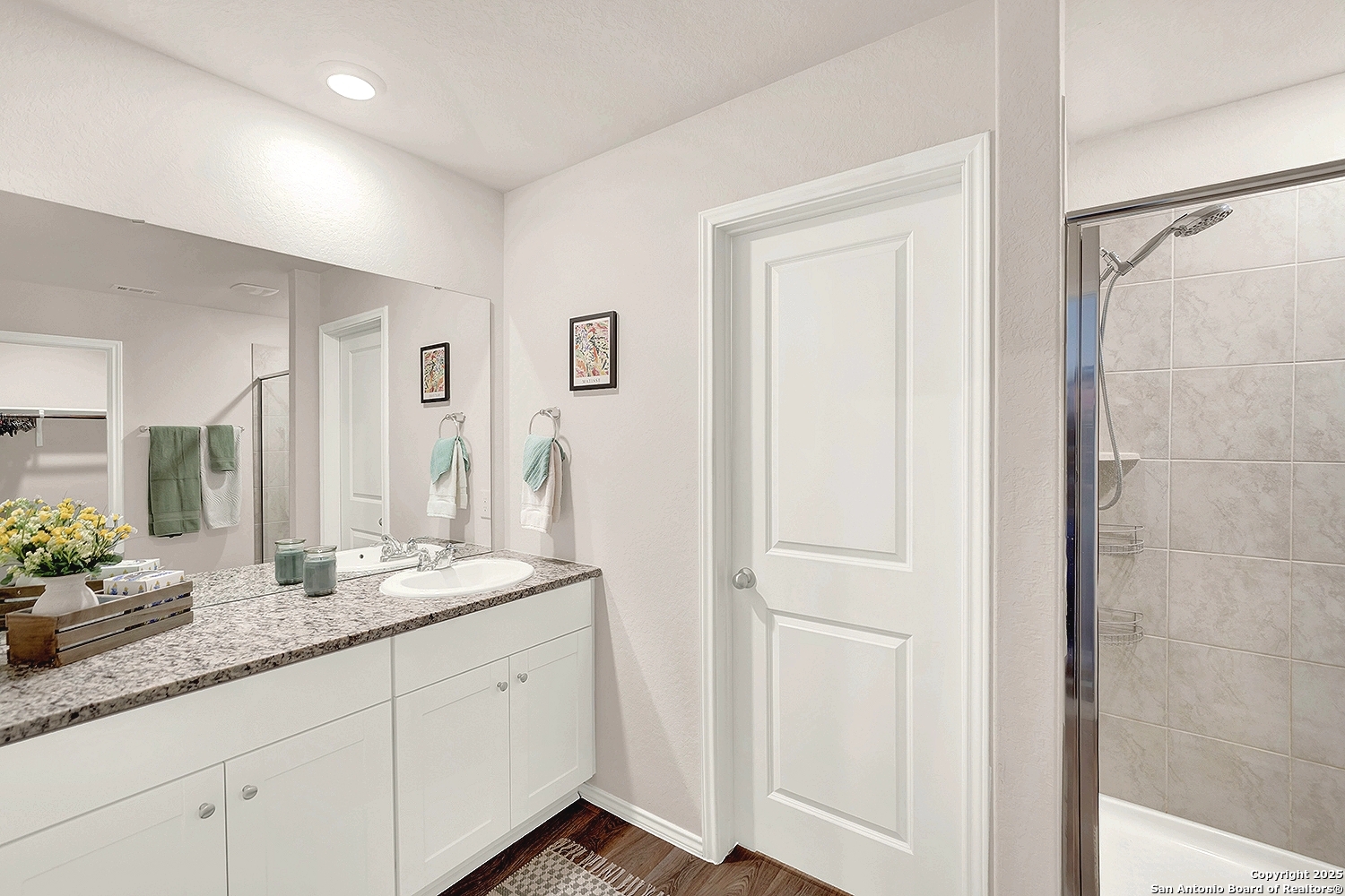 256 Middle Green Loop, FLORESVILL, TX, 78114 | 1857340 | Realty Texas LLC