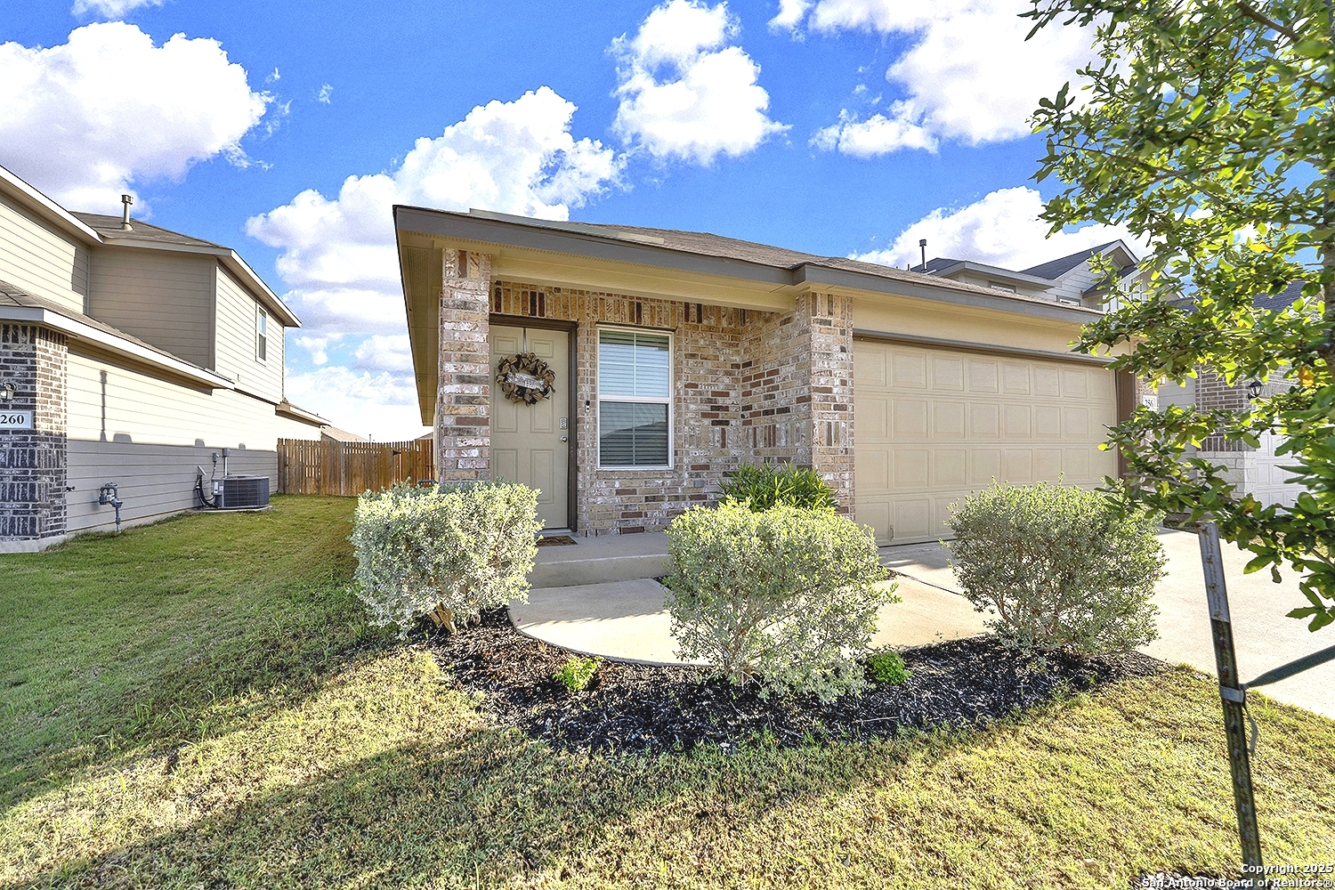 256 Middle Green Loop, FLORESVILL, TX, 78114 | 1857340 | Realty Texas LLC