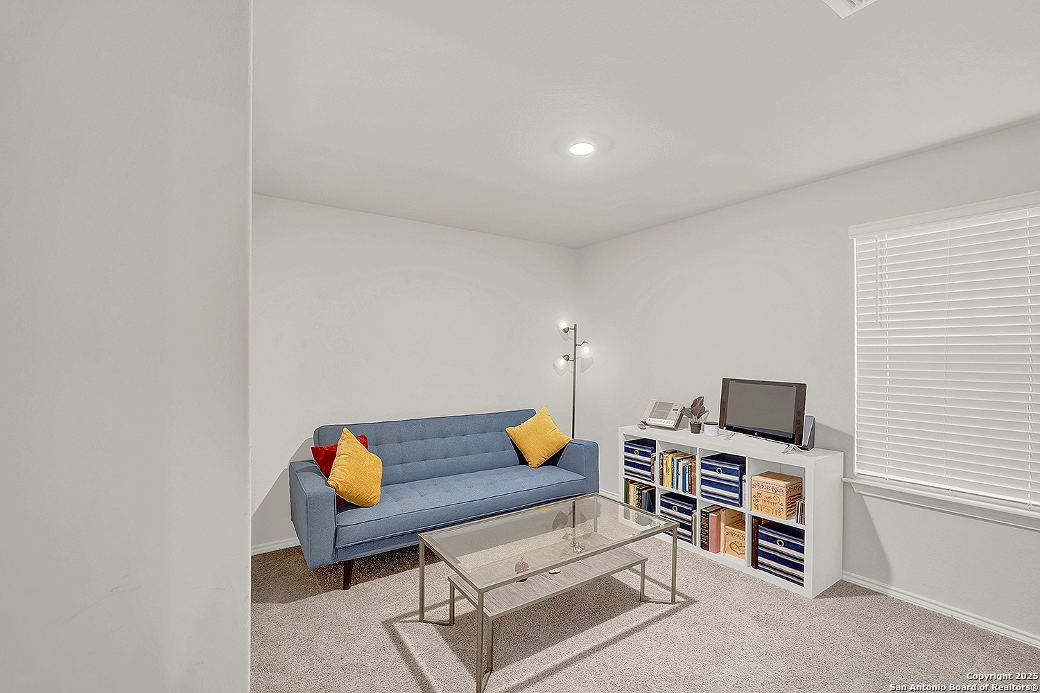 256 Middle Green Loop, FLORESVILL, TX, 78114 | 1857340 | Realty Texas LLC