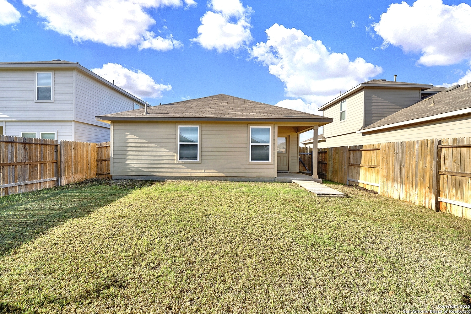 256 Middle Green Loop, FLORESVILL, TX, 78114 | 1857340 | Realty Texas LLC