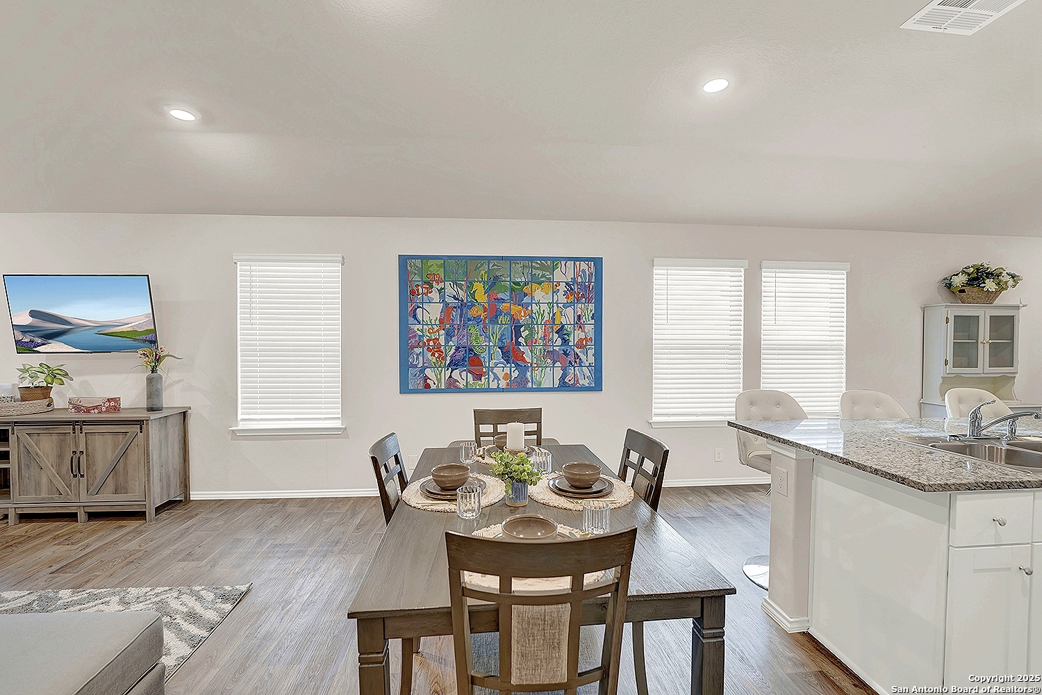 256 Middle Green Loop, FLORESVILL, TX, 78114 | 1857340 | Realty Texas LLC