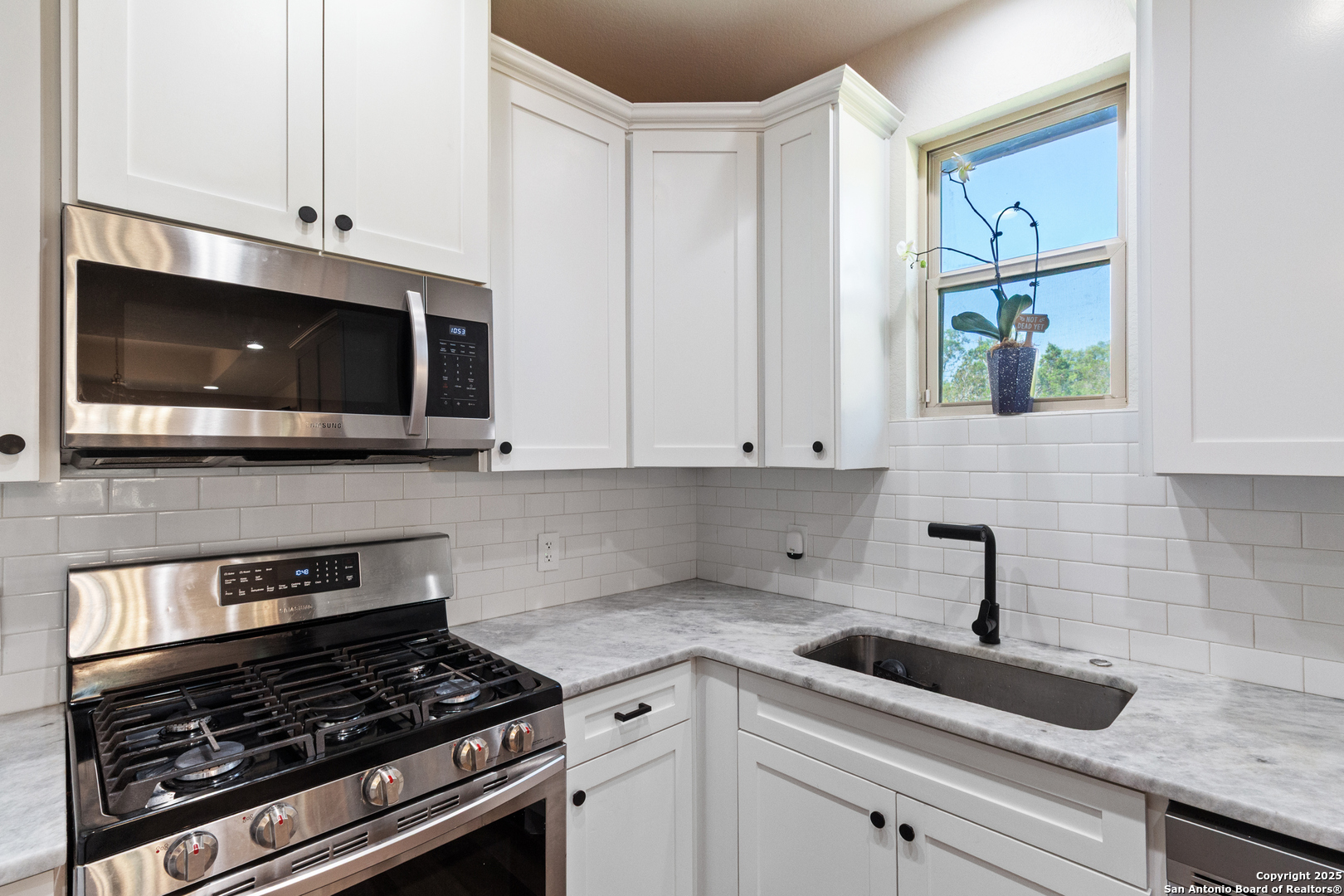 139 Hill Dr , Spring Branch, TX, 78070 | 1858032 | Realty Texas LLC