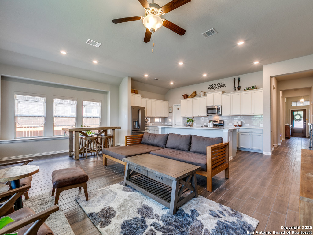 8847 Pinto Cyn , San Antonio, TX, 78254 | 1858448 | Realty Texas LLC