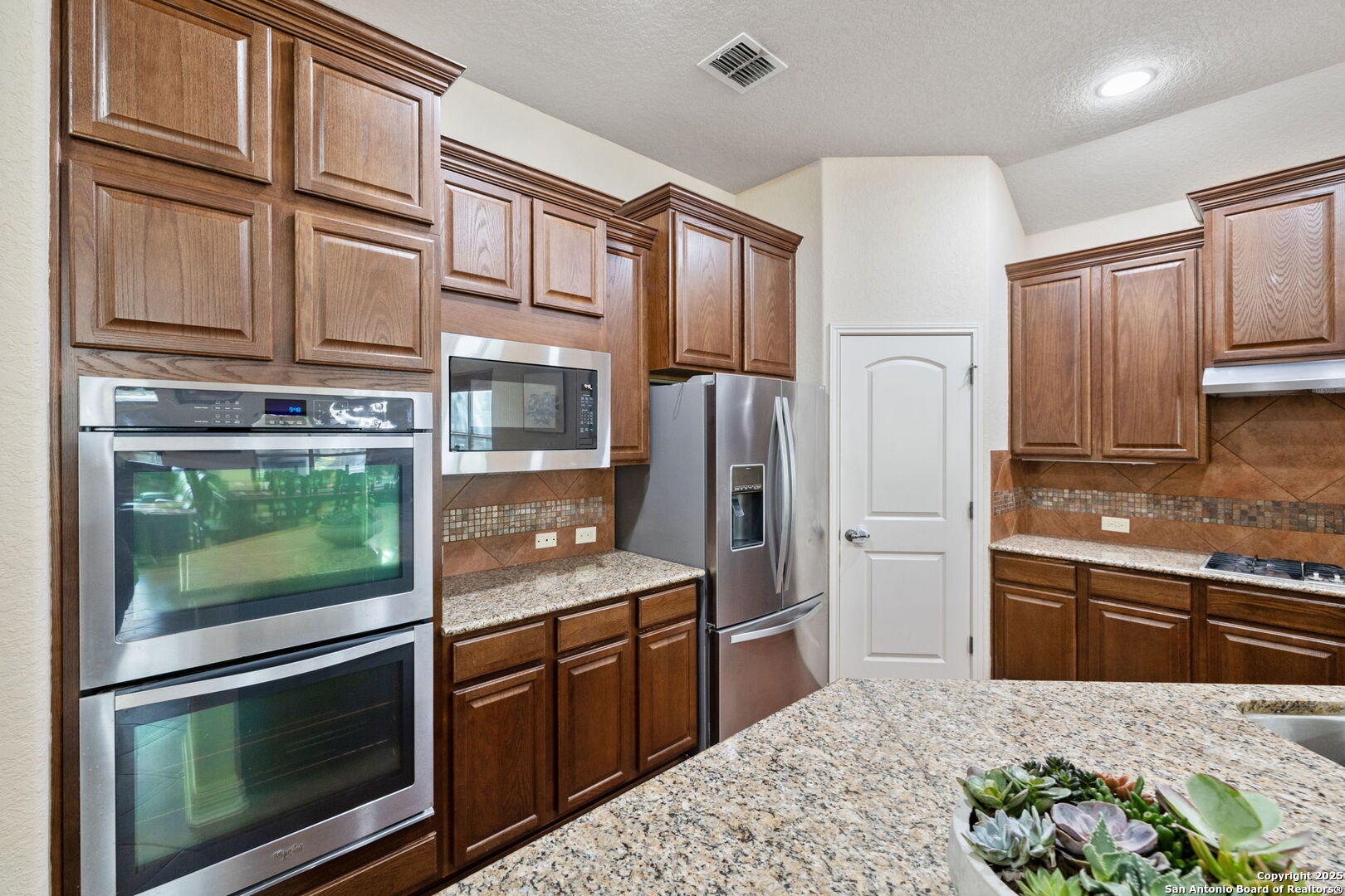 1810 Roaring Fork , San Antonio, TX, 78260 | 1858246 | Realty Texas LLC
