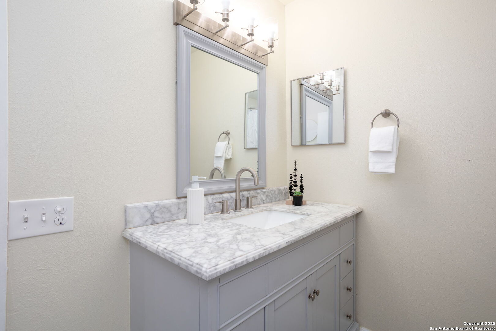1626 W Terra Alta , San Antonio, TX, 78209 | 1858849 | Realty Texas LLC