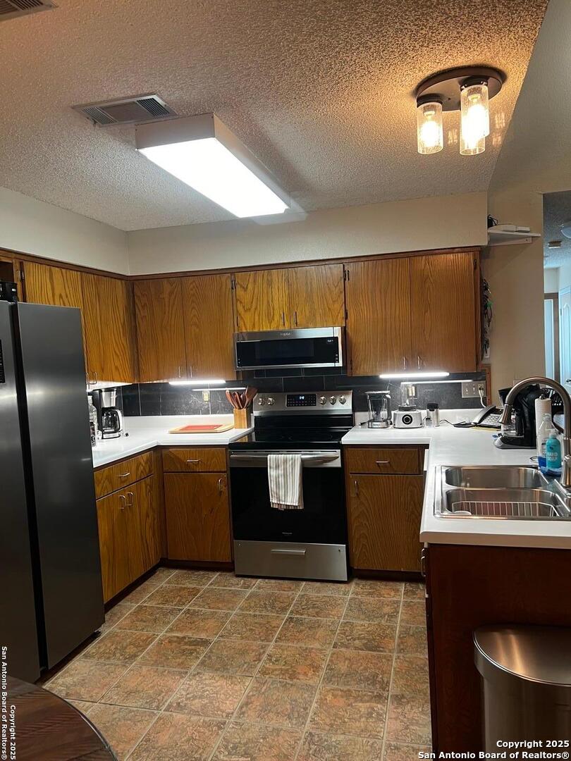 28 Oak Villa # D-2 , Canyon Lake, TX, 78133 | 1859498 | Realty Texas LLC