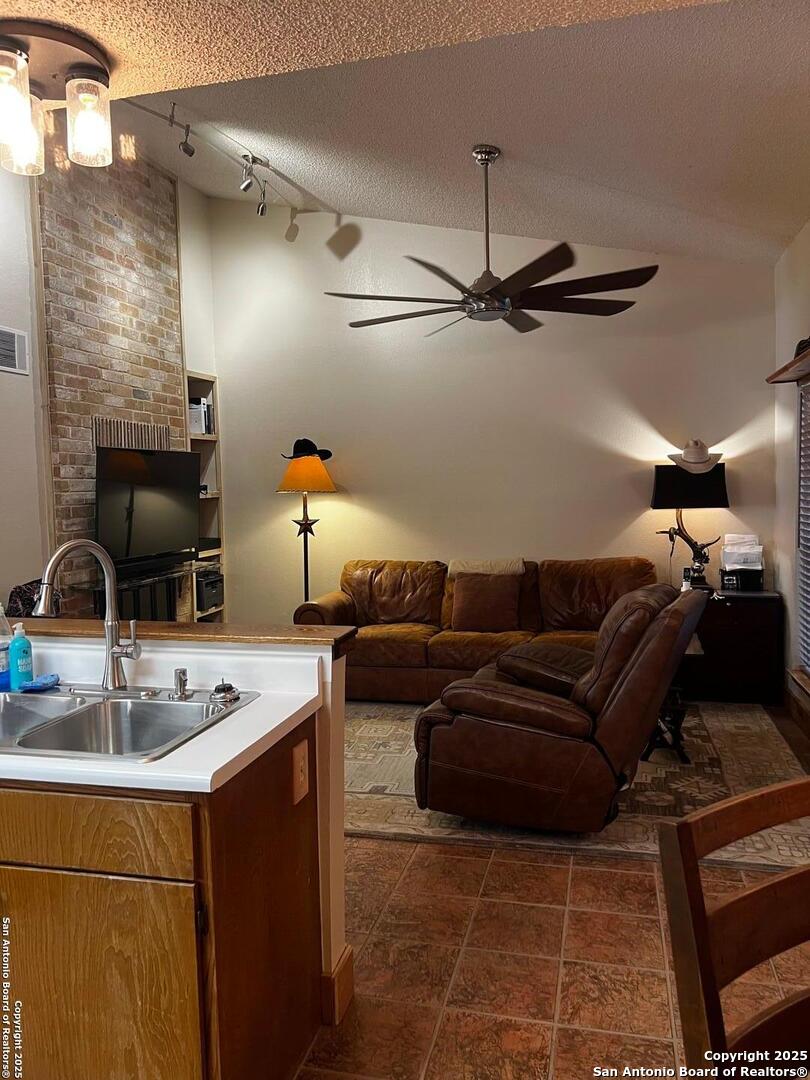 28 Oak Villa # D-2 , Canyon Lake, TX, 78133 | 1859498 | Realty Texas LLC