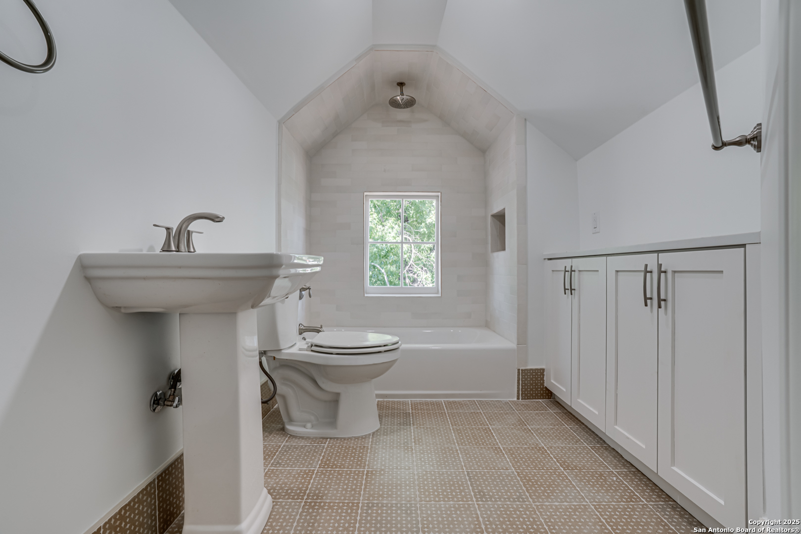 1231 S Alamo , San Antonio, TX, 78210-1113 | 1835254 | Realty Texas LLC