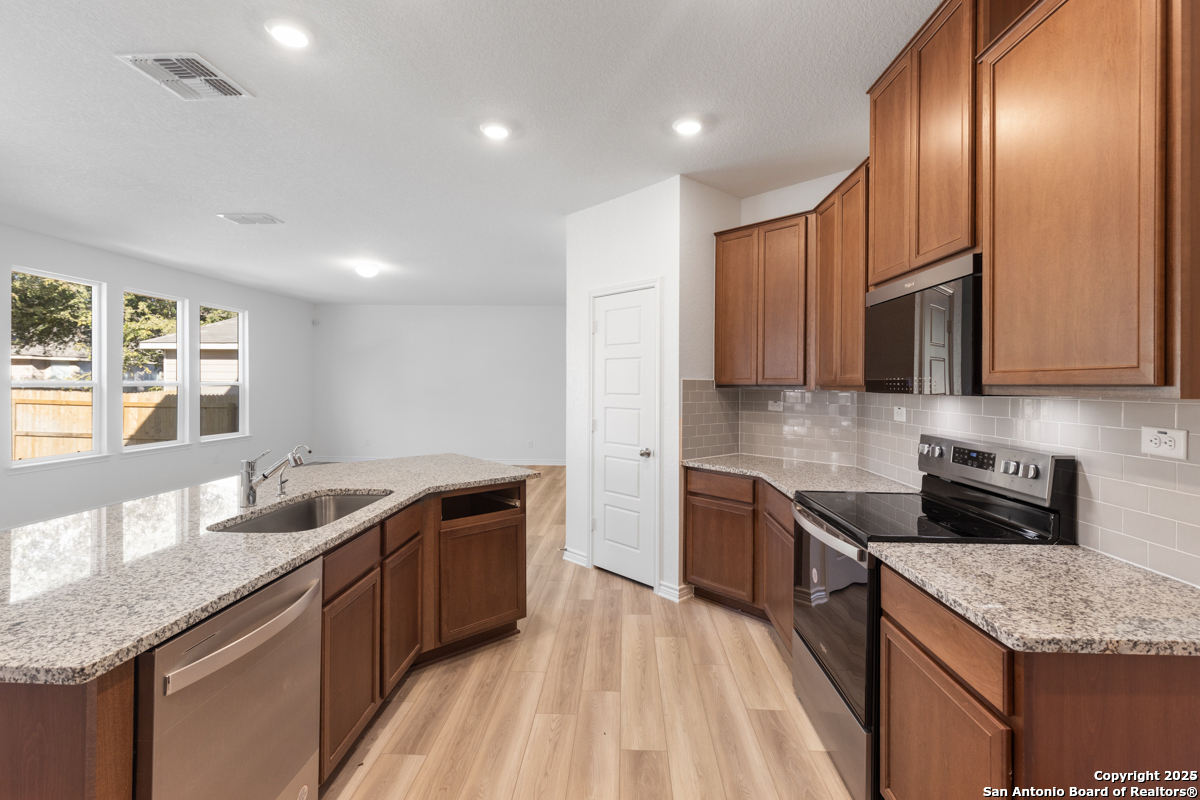 729 Maxwell Heights , San Antonio, TX, 78245 | 1858968 | Realty Texas LLC