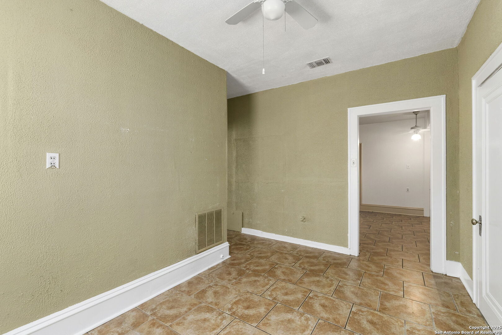 1141 E Highland Blvd , San Antonio, TX, 78210 | 1859976 | Realty Texas LLC