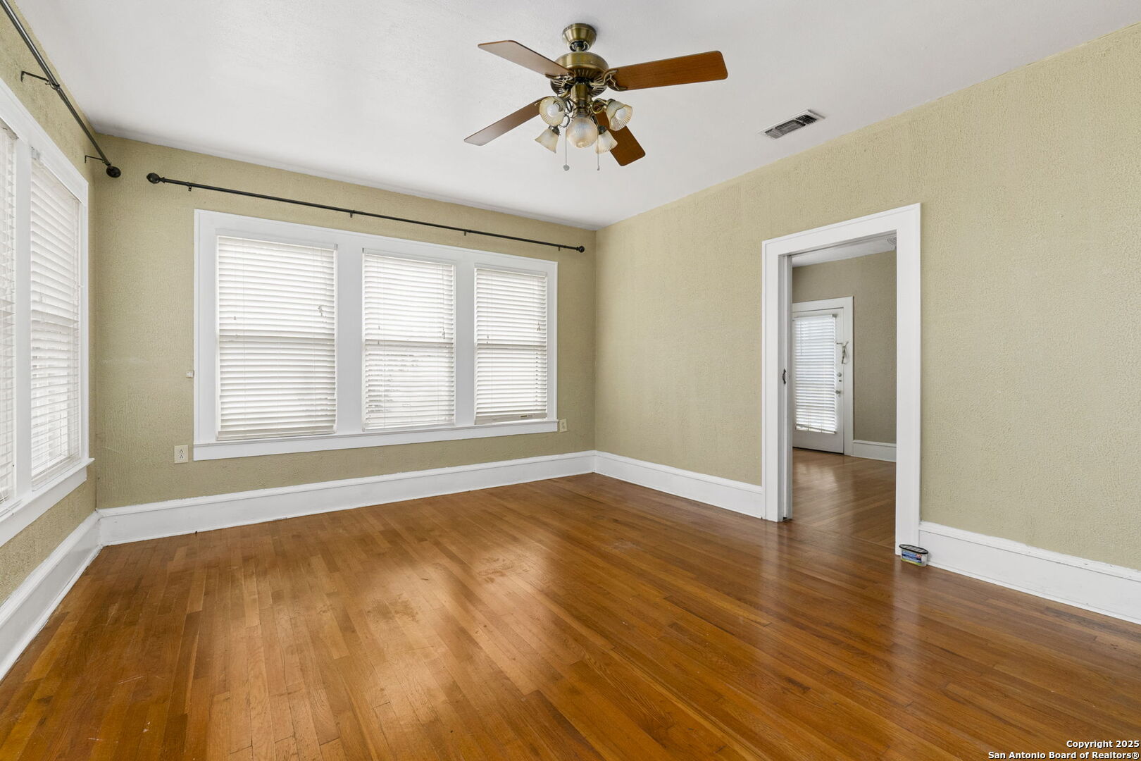 1141 E Highland Blvd , San Antonio, TX, 78210 | 1859976 | Realty Texas LLC