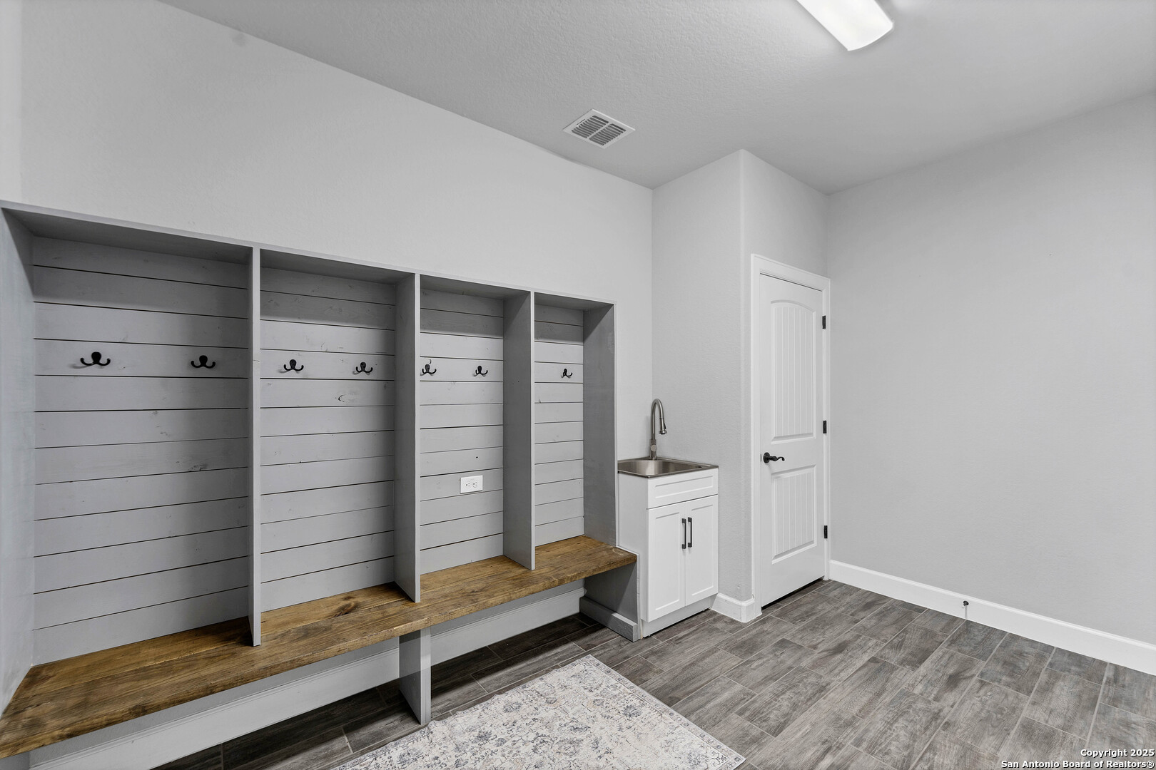 1033 Mystic Shores Blvd , Spring Branch, TX, 78070 | 1860446 | Realty Texas LLC