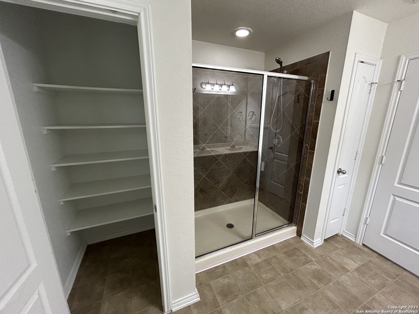 8427 Brazos Point , San Antonio, TX, 78252 | 1860348 | Realty Texas LLC