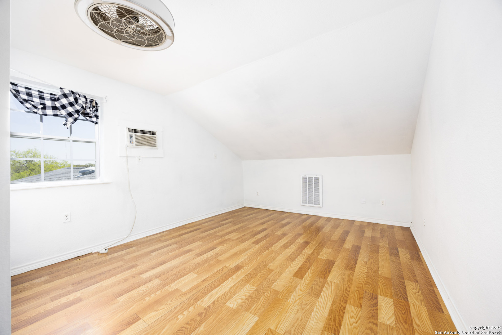 641 Weber , Seguin, TX, 78155 | 1860669 | Realty Texas LLC