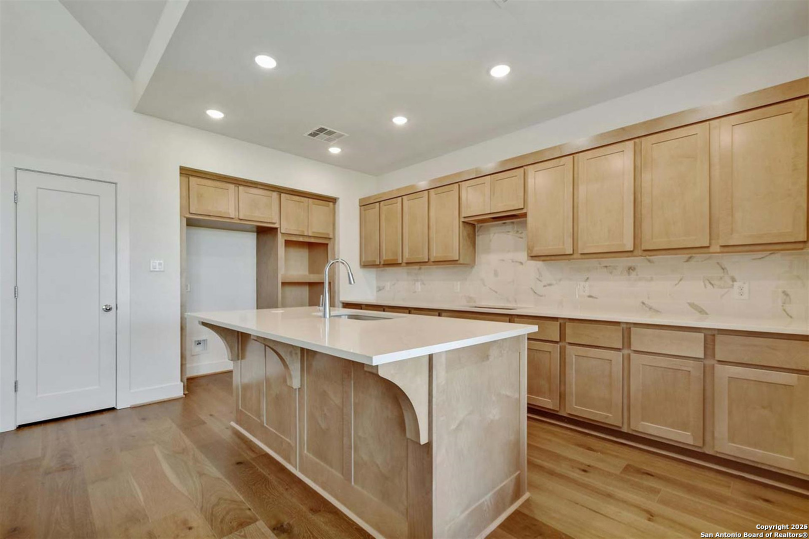 138 Red Oak , Castroville, TX, 78009 | 1860565 | Realty Texas LLC