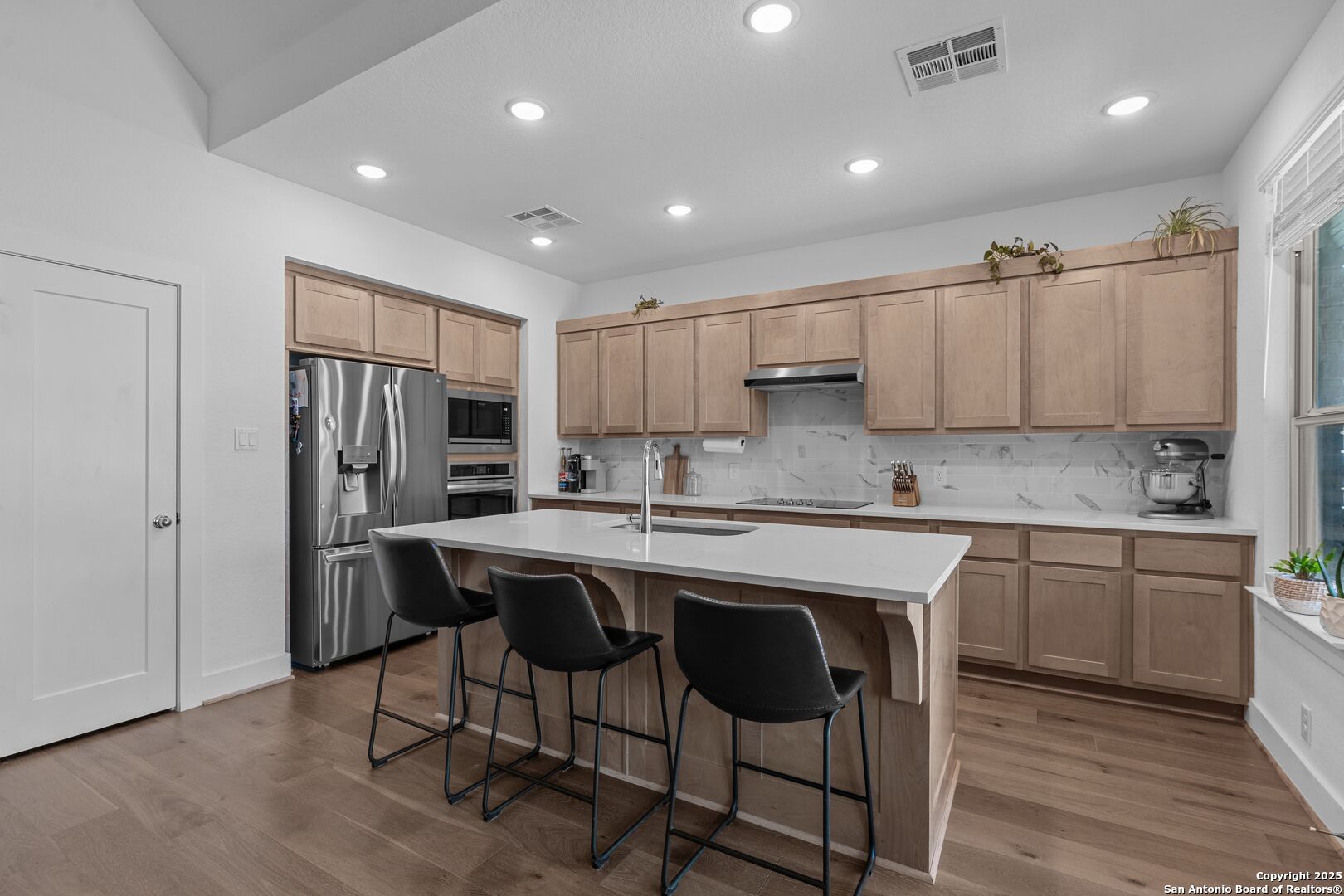 138 Red Oak , Castroville, TX, 78009 | 1860565 | Realty Texas LLC