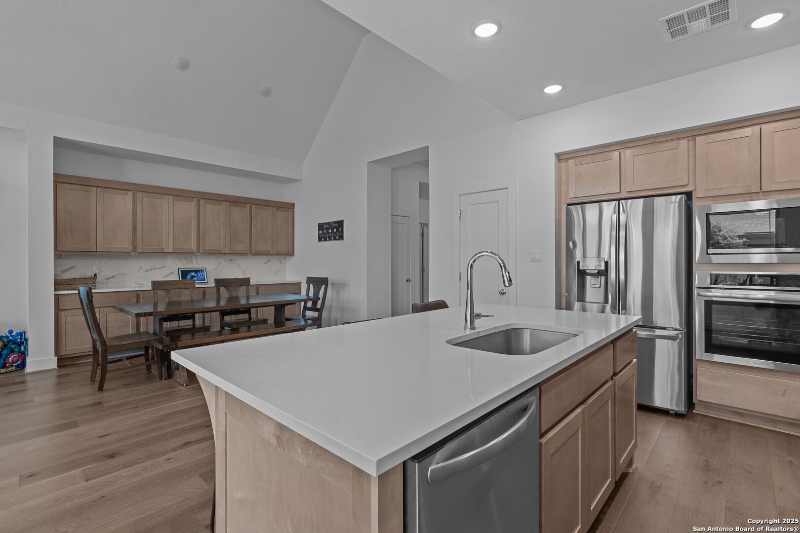 138 Red Oak , Castroville, TX, 78009 | 1860565 | Realty Texas LLC