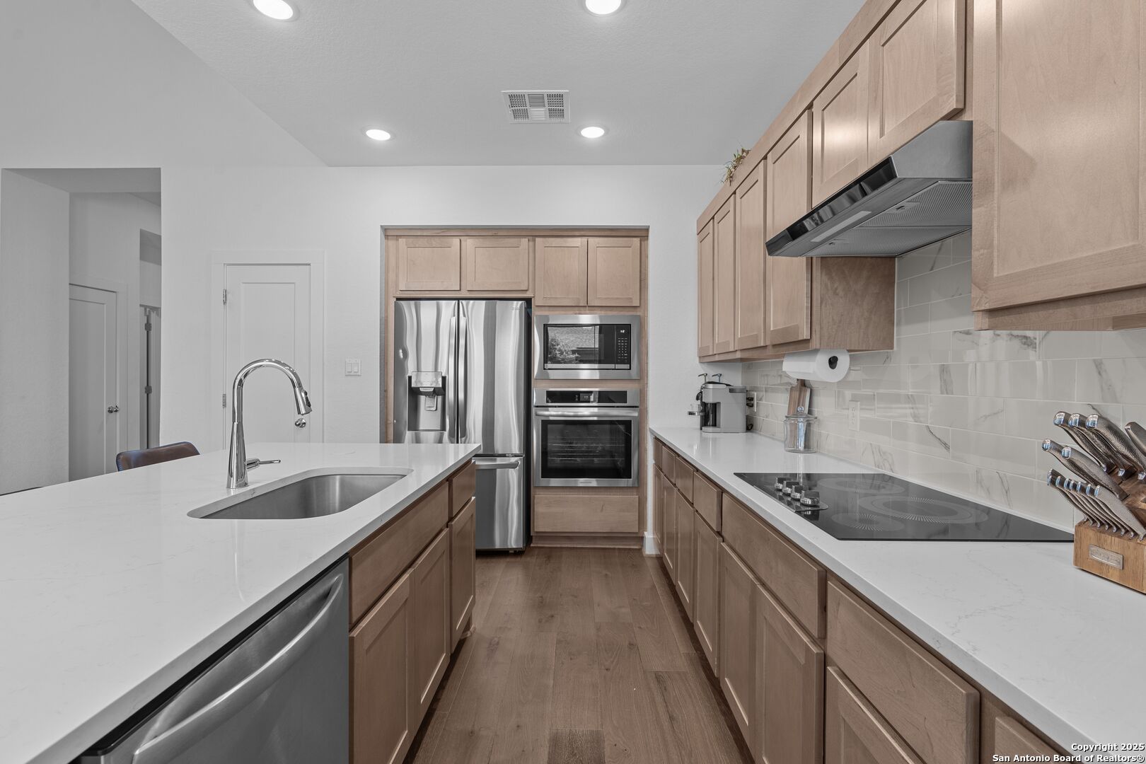 138 Red Oak , Castroville, TX, 78009 | 1860565 | Realty Texas LLC