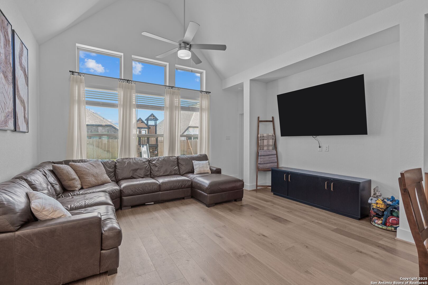 138 Red Oak , Castroville, TX, 78009 | 1860565 | Realty Texas LLC