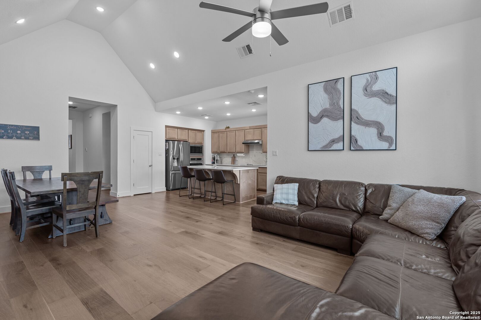 138 Red Oak , Castroville, TX, 78009 | 1860565 | Realty Texas LLC