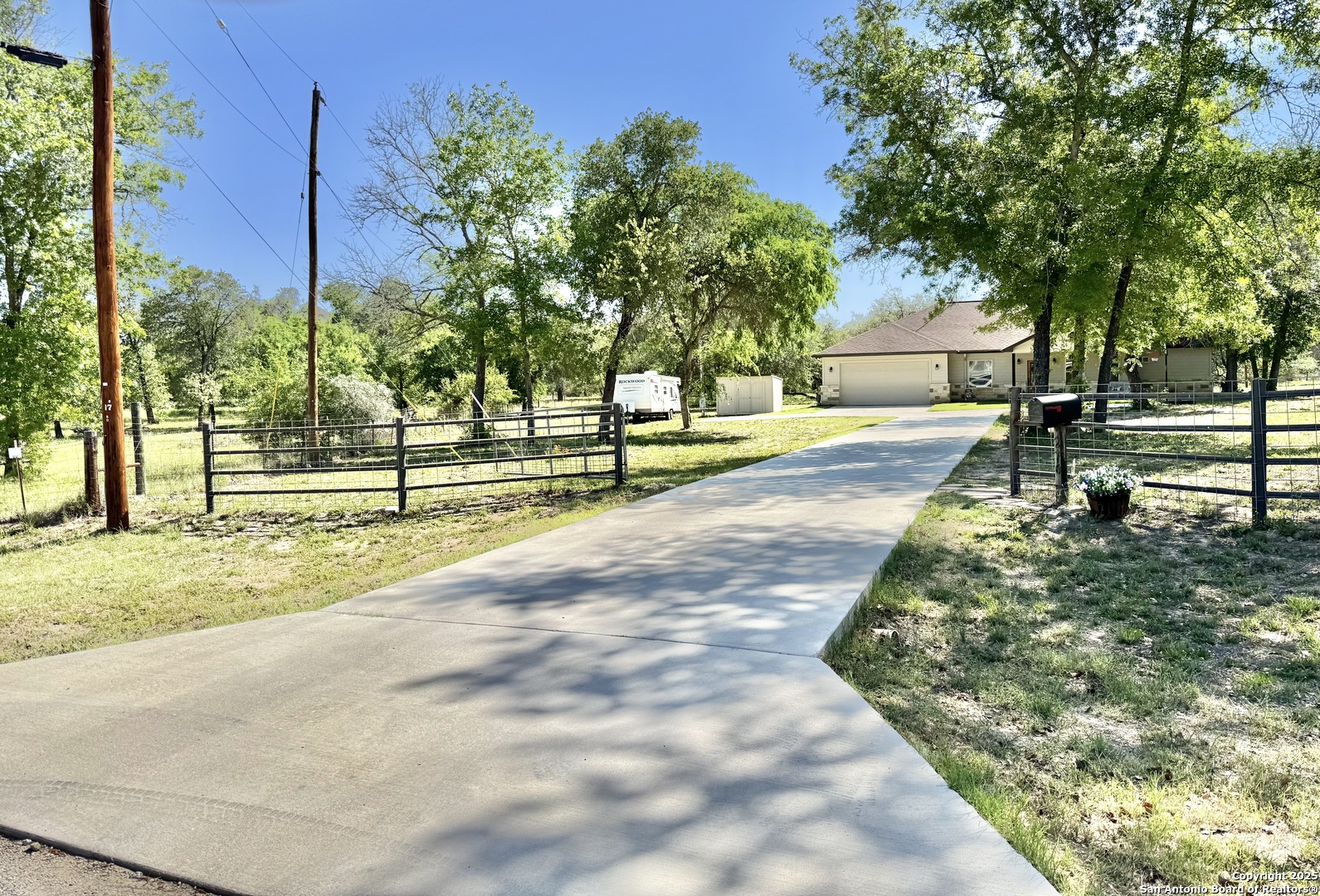 276 County Road 6864 , Natalia, TX, 78059 | 1861157 | Realty Texas LLC