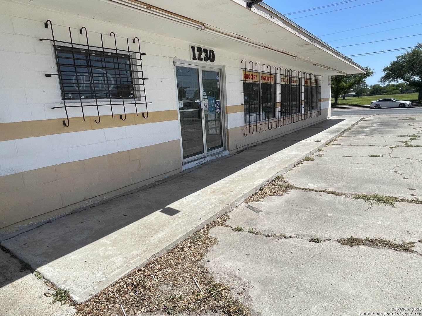 1230 E Santa Gertrudis, KINGSVILLE, TX, 78363 | 1860952 | Realty Texas LLC