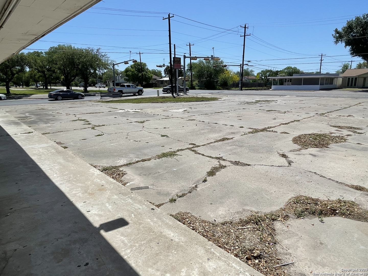 1230 E Santa Gertrudis, KINGSVILLE, TX, 78363 | 1860952 | Realty Texas LLC