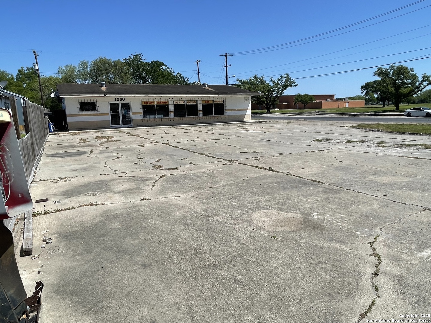 1230 E Santa Gertrudis, KINGSVILLE, TX, 78363 | 1860952 | Realty Texas LLC