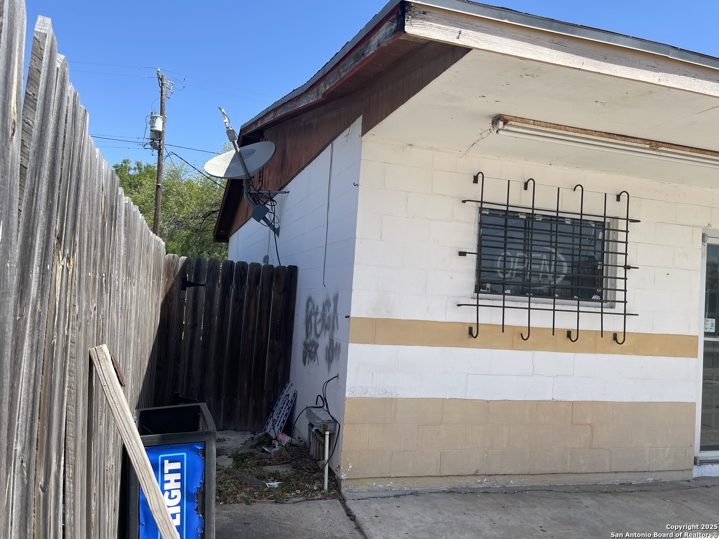 1230 E Santa Gertrudis, KINGSVILLE, TX, 78363 | 1860952 | Realty Texas LLC